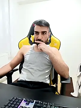 Snapshot of SertSikici022 chatting on February 24, 10:14 pm SertSikici022 online show from February 24, 10:14 pm