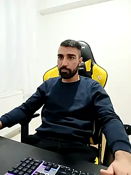 Snapshot of SertSikici022 chatting on February 26, 12:16 am SertSikici022 online show from February 26, 12:16 am