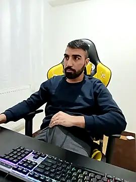 Snapshot of SertSikici022 chatting on February 26, 6:43 pm SertSikici022 online show from February 26, 6:43 pm