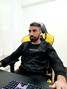 Snapshot of SertSikici022 chatting on March 17, 9:13 pm SertSikici022 online show from March 17, 9:13 pm