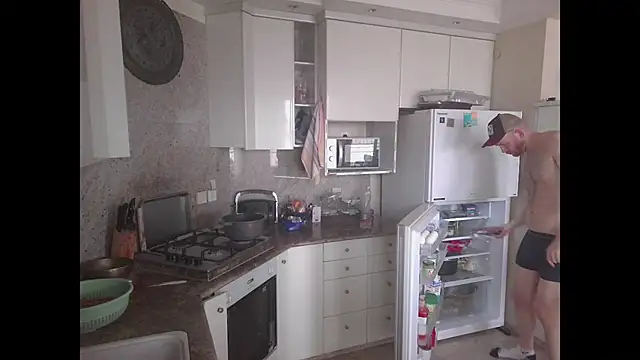 Snapshot of Tall_REC chatting on December 12, 1:06 pm Tall REC online show from December 12, 1:06 pm