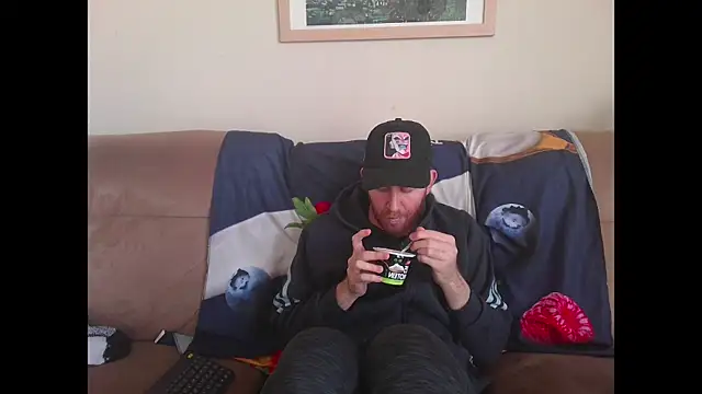 Snapshot of Tall_REC chatting on December 22, 11:00 am Tall REC online show from December 22, 11:00 am