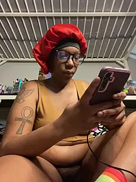 Snapshot of MsSapPhire500 chatting on March 1, 11:51 pm MsSapPhire500 online show from March 1, 11:51 pm