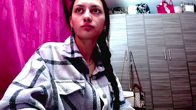 holy juli online show from February 15, 3:58 am