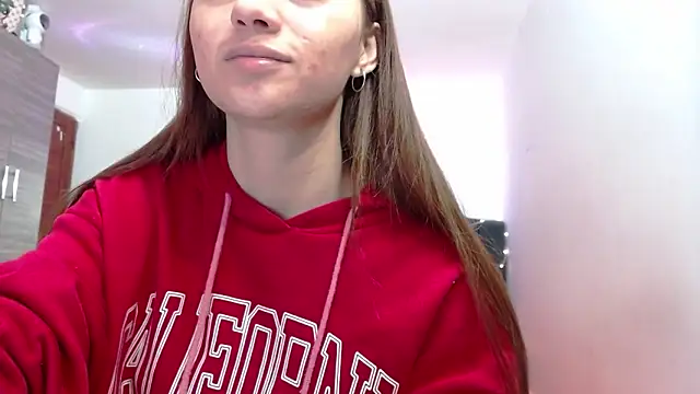 holy juli online show from March 18, 4:37 am