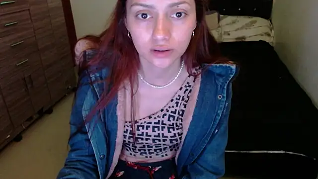 Snapshot of holy_juli chatting on May 27, 3:36 am holy juli online show from May 27, 3:36 am