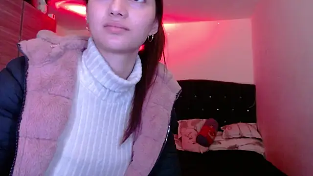 Snapshot of holy_juli chatting on June 13, 4:10 am holy juli online show from June 13, 4:10 am