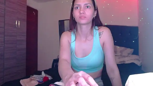 Snapshot of holy_juli chatting on June 30, 3:40 am holy juli online show from June 30, 3:40 am