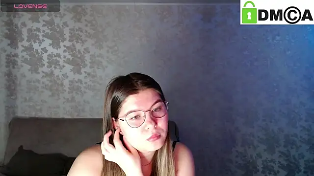 Snapshot of holy_michela chatting on February 13, 3:50 am holy michela online show from February 13, 3:50 am