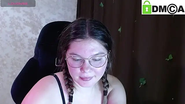 Snapshot of holy_michela chatting on October 25, 1:07 pm holy michela online show from October 25, 1:07 pm