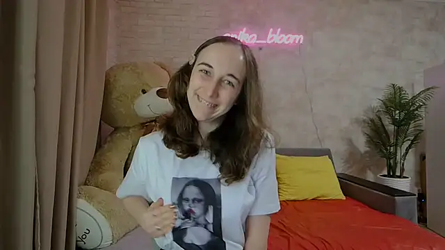 Anika bloom online show from March 18, 11:09 pm