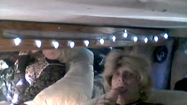 Snapshot of MaryCDslut69 chatting on September 15, 3:34 pm MaryCDslut69 online show from September 15, 3:34 pm