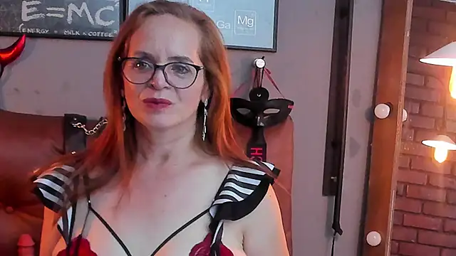 Snapshot of Samantha_mature56 chatting on February 24, 1:42 pm Samantha mature56 online show from February 24, 1:42 pm