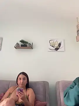 Nickiiiii online show from February 10, 6:35 pm