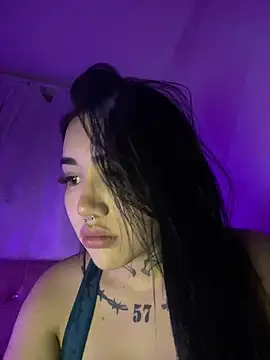 Snapshot of Nickiiiii chatting on February 12, 6:51 am Nickiiiii online show from February 12, 6:51 am