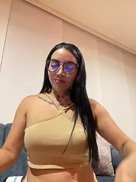 Nickiiiii online show from March 11, 12:00 am