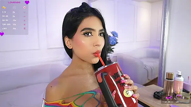 elasummer online show from March 12, 6:11 pm