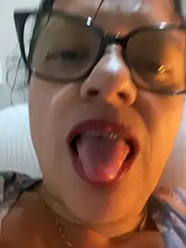 Sharongirl07 online show from April 4, 3:38 am