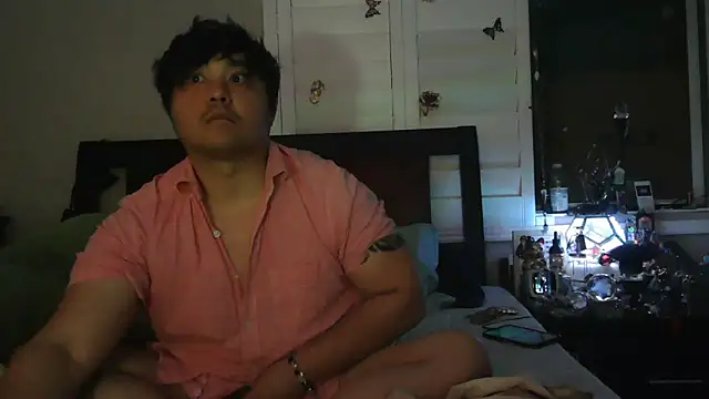 Snapshot of cloudyspun chatting on January 11, 10:19 am cloudyspun online show from January 11, 10:19 am