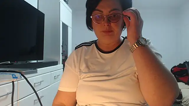 Amandamuller1982 online show from March 28, 11:15 pm