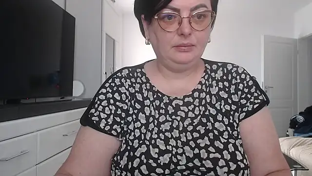 Amandamuller1982 online show from April 14, 6:08 am