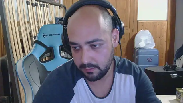 chicomallorca96 online show from May 1, 2:54 pm
