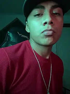 Snapshot of SkinnyHot444 chatting on December 17, 1:05 pm SkinnyHot444 online show from December 17, 1:05 pm