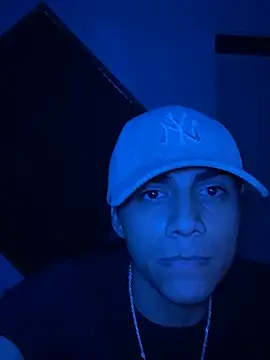 Snapshot of SkinnyHot444 chatting on February 26, 10:36 am SkinnyHot444 online show from February 26, 10:36 am