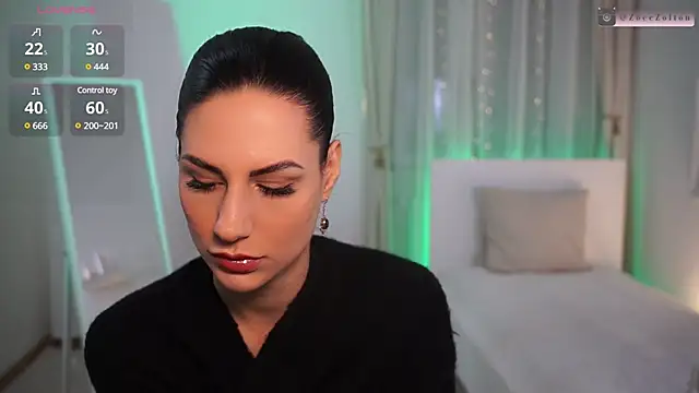 Snapshot of ZoeeZolton chatting on December 16, 5:43 pm ZoeeZolton online show from December 16, 5:43 pm
