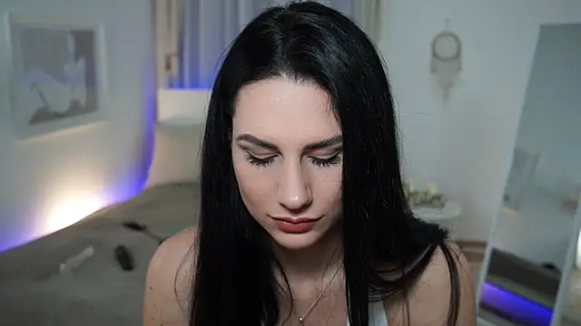 Snapshot of ZoeeZolton chatting on February 13, 6:16 pm ZoeeZolton online show from February 13, 6:16 pm