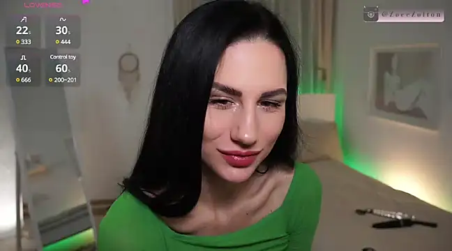 Snapshot of ZoeeZolton chatting on March 8, 8:57 pm ZoeeZolton online show from March 8, 8:57 pm