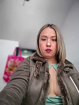 Snapshot of VIOLETA-25_ chatting on June 5, 3:18 pm VIOLETA-25 online show from June 5, 3:18 pm