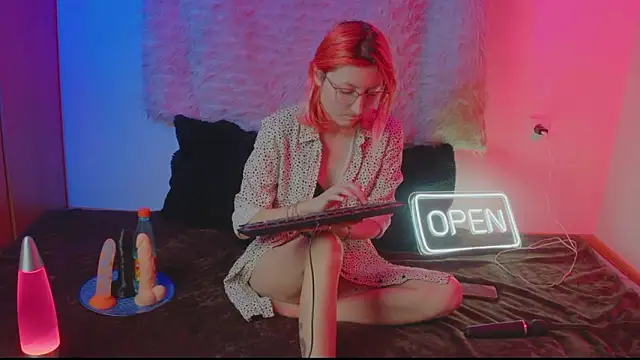 Snapshot of Bloom-fairy chatting on February 3, 2:11 pm Bloom-fairy online show from February 3, 2:11 pm