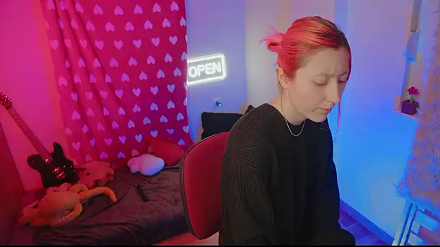 Snapshot of Bloom-fairy chatting on February 17, 1:29 pm Bloom-fairy online show from February 17, 1:29 pm