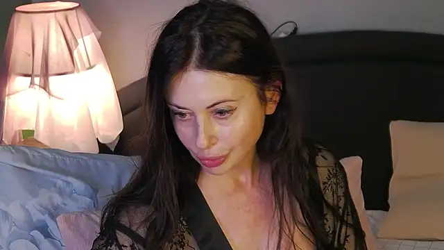 Snapshot of Mia_Lovi chatting on November 12, 8:08 pm Mia Lovi online show from November 12, 8:08 pm