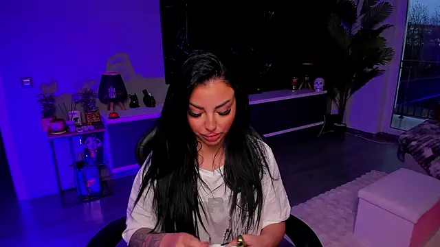 Snapshot of anemarieejolie chatting on March 30, 4:19 pm anemarieejolie online show from March 30, 4:19 pm