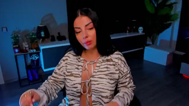 Snapshot of anemarieejolie chatting on May 17, 6:37 pm anemarieejolie online show from May 17, 6:37 pm