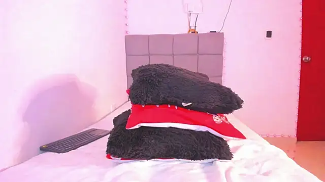 Miranda-brow online show from December 15, 4:28 am