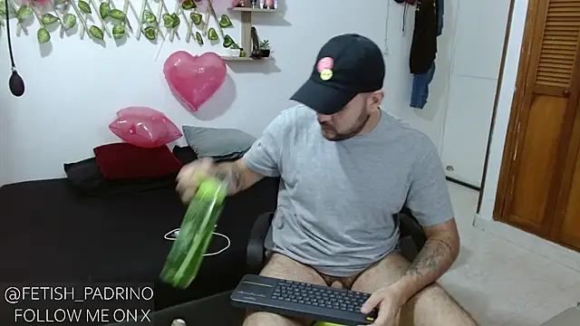 Snapshot of fetish_padrino chatting on February 9, 11:58 am fetish padrino online show from February 9, 11:58 am