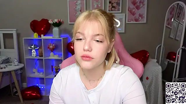 Maya Rave online show from February 15, 3:31 am