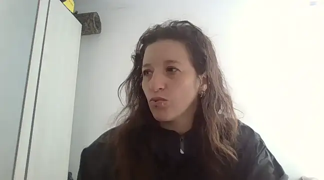 Snapshot of hanamy_joha chatting on December 18, 1:23 pm hanamy joha online show from December 18, 1:23 pm