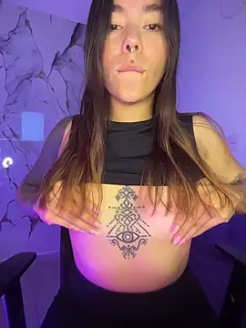 luccianagreyy online show from April 2, 12:14 pm