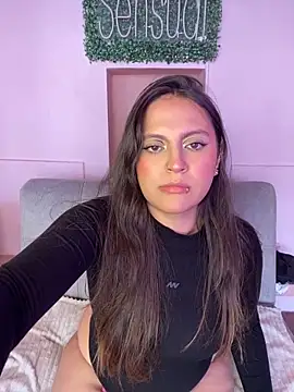Snapshot of PoliBenett_ chatting on February 1, 5:47 pm PoliBenett  online show from February 1, 5:47 pm