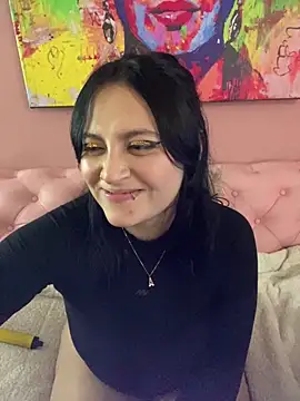 Snapshot of PoliBenett_ chatting on February 11, 11:33 pm PoliBenett  online show from February 11, 11:33 pm
