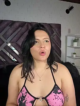 Snapshot of PoliBenett_ chatting on March 11, 10:42 pm PoliBenett  online show from March 11, 10:42 pm