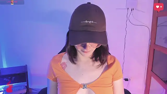 Snapshot of haanna_thompsoon chatting on December 3, 7:33 pm haanna thompsoon online show from December 3, 7:33 pm