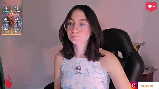 Snapshot of haanna_thompsoon chatting on March 3, 8:43 pm haanna thompsoon online show from March 3, 8:43 pm