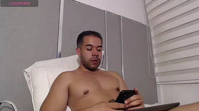 Snapshot of FaustoCock chatting on January 24, 12:20 am FaustoCock online show from January 24, 12:20 am