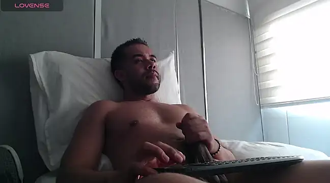 Snapshot of FaustoCock chatting on January 24, 9:58 pm FaustoCock online show from January 24, 9:58 pm