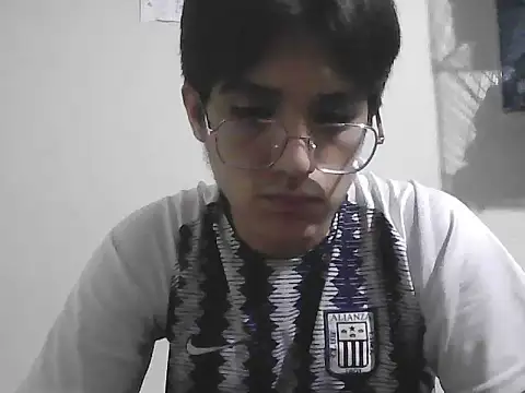 Snapshot of HardDick2 chatting on June 21, 6:27 am HardDick2 online show from June 21, 6:27 am